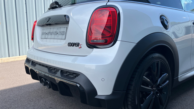 MINI Hatchback 2.0 Cooper S Sport 3dr Auto Petrol Hatchback